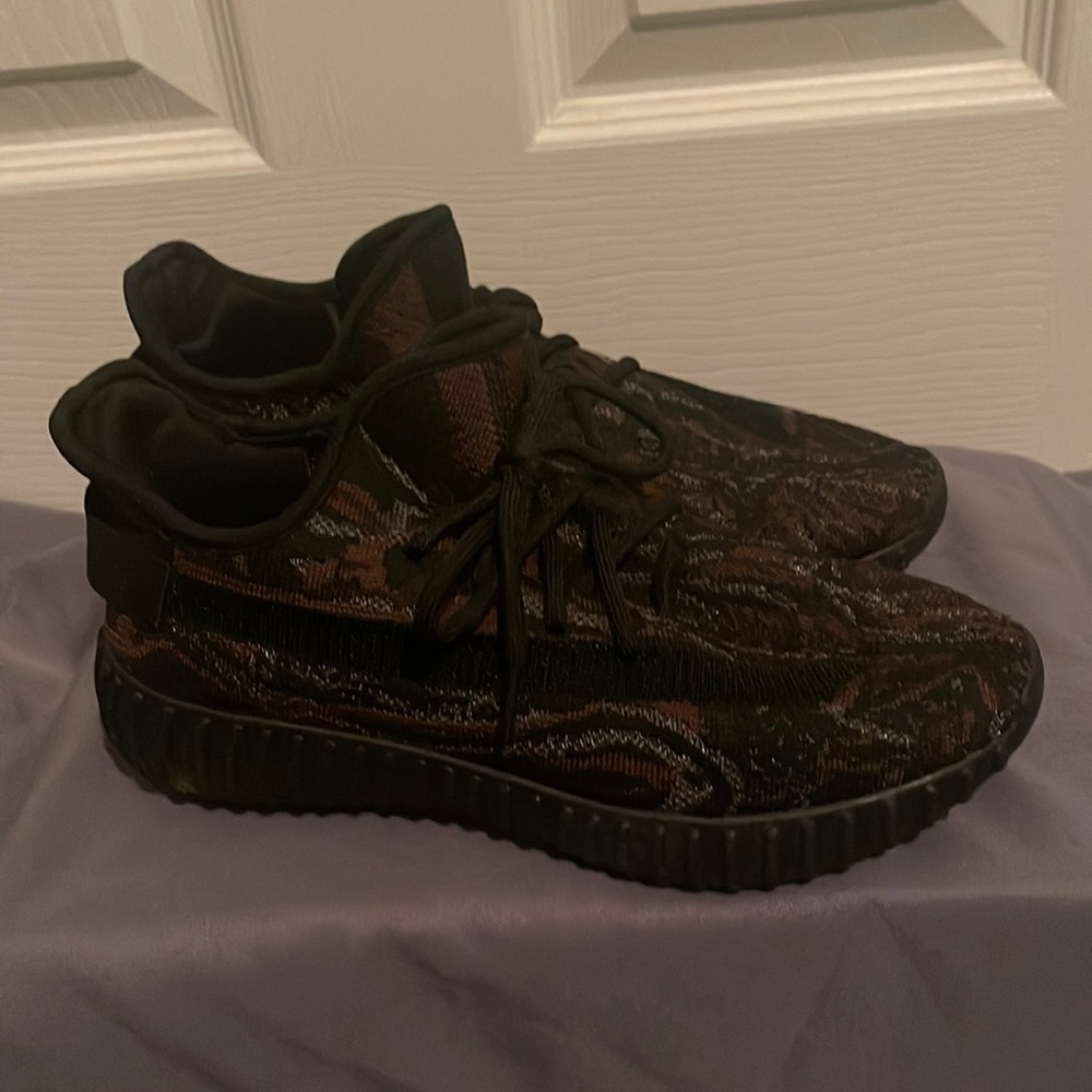 SHEIN Sneakers